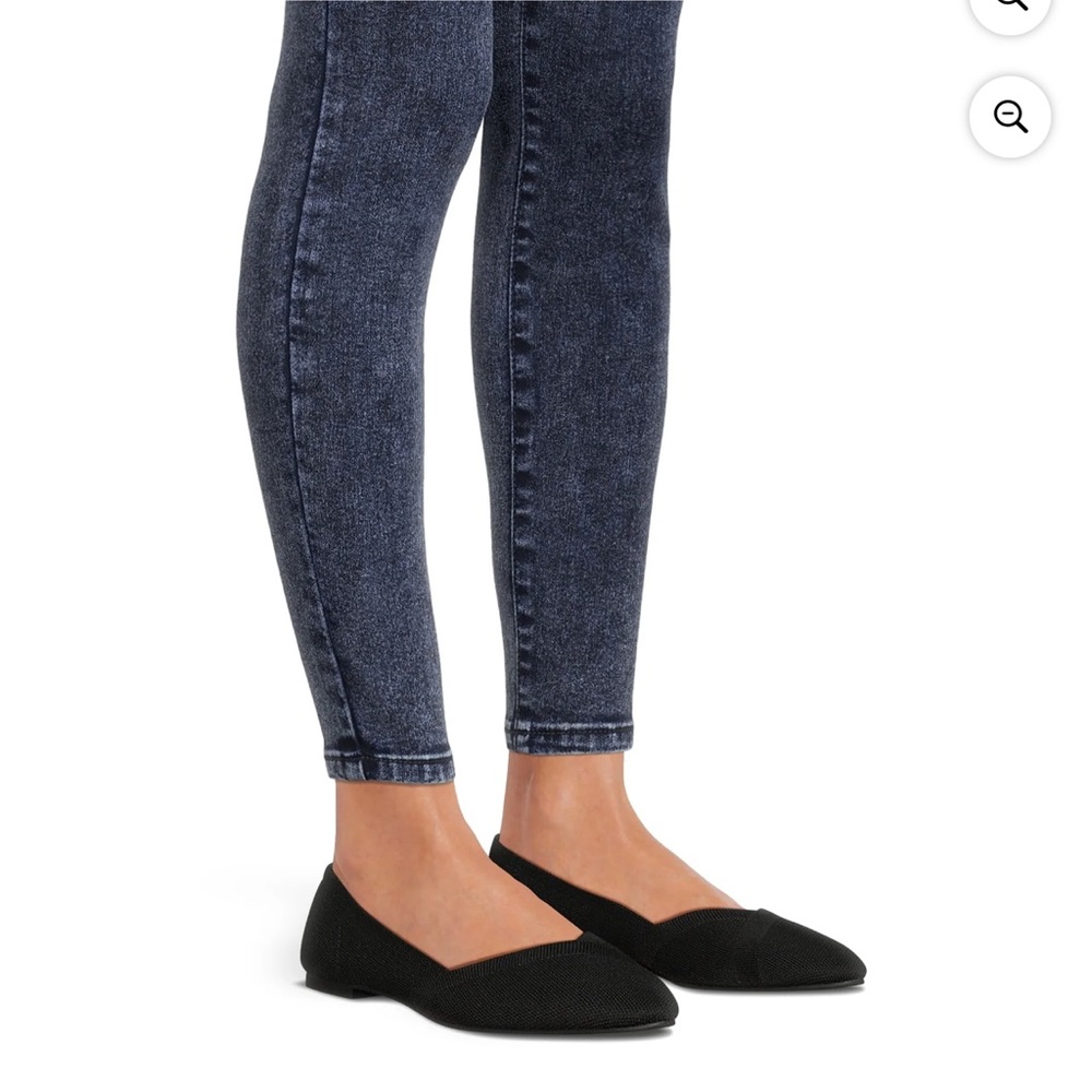 Time and Tru flats, black, size 11